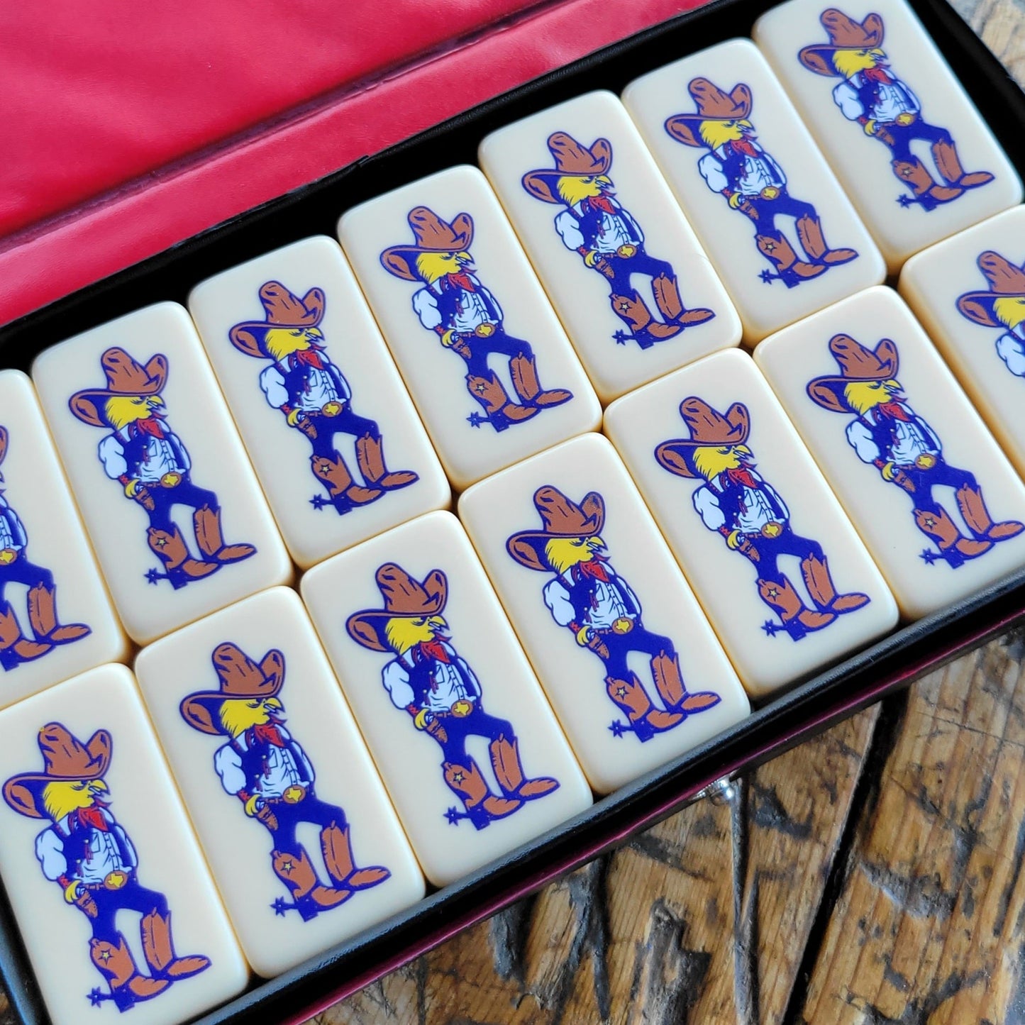 Dominoes